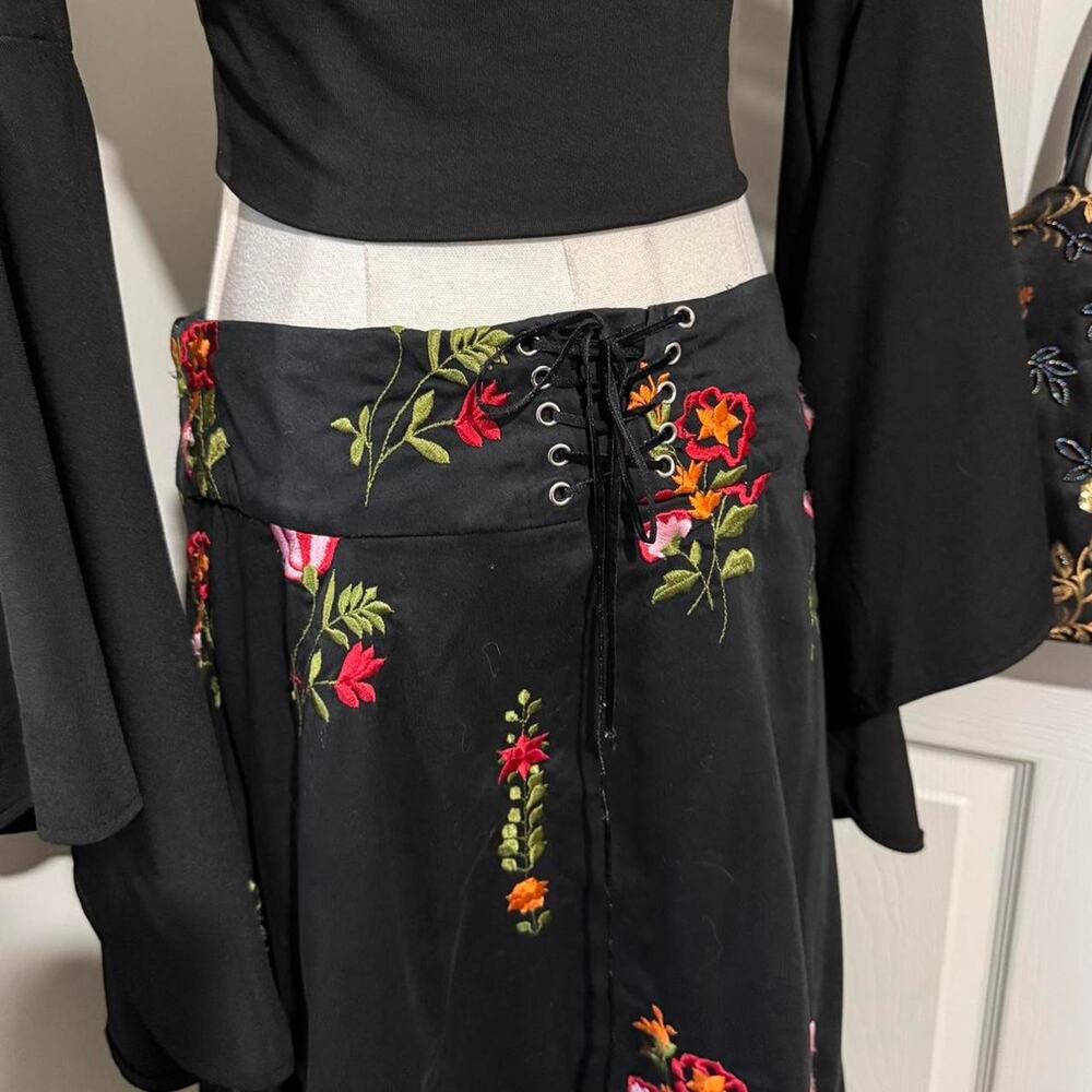 Lapis Black & Multicolor Floral Embroidered Lace Trim Lace Up Corset Midi Skirt - Picture 5 of 7
